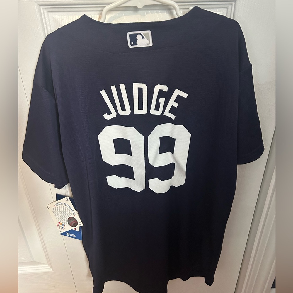 NWT - New York Yankees Aaron Judge majestic genuine authentic jersey, youth M.